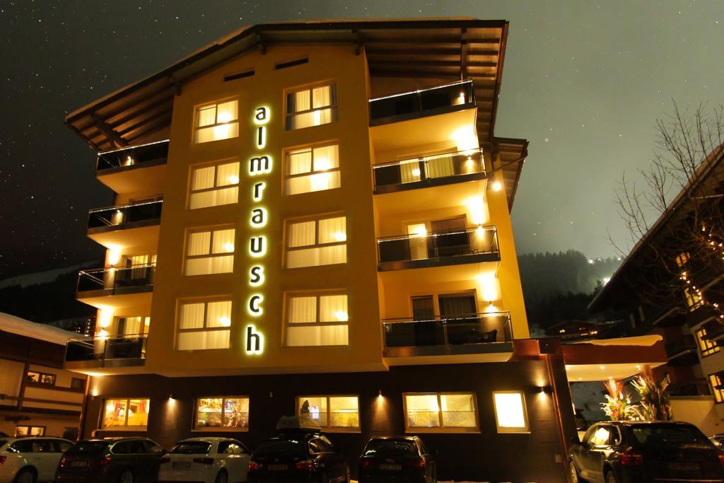 Hotel Almrausch Saalbach-Hinterglemm Exteriör bild